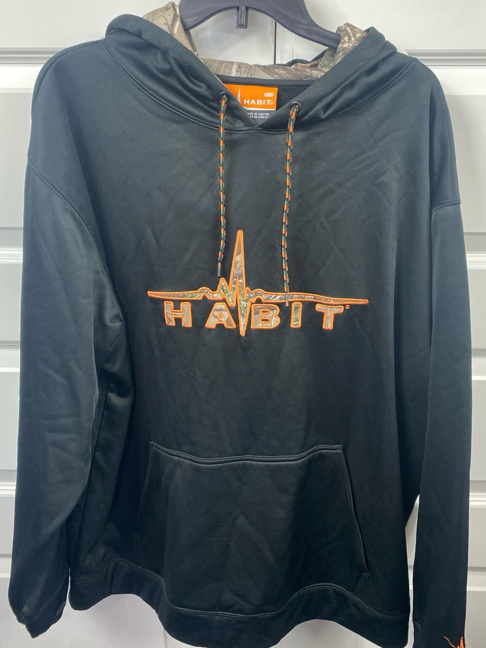Habit Black Fleece Hoodie Hooded Sweatshirt Camo Logo Large XL Extra Large Men’s
